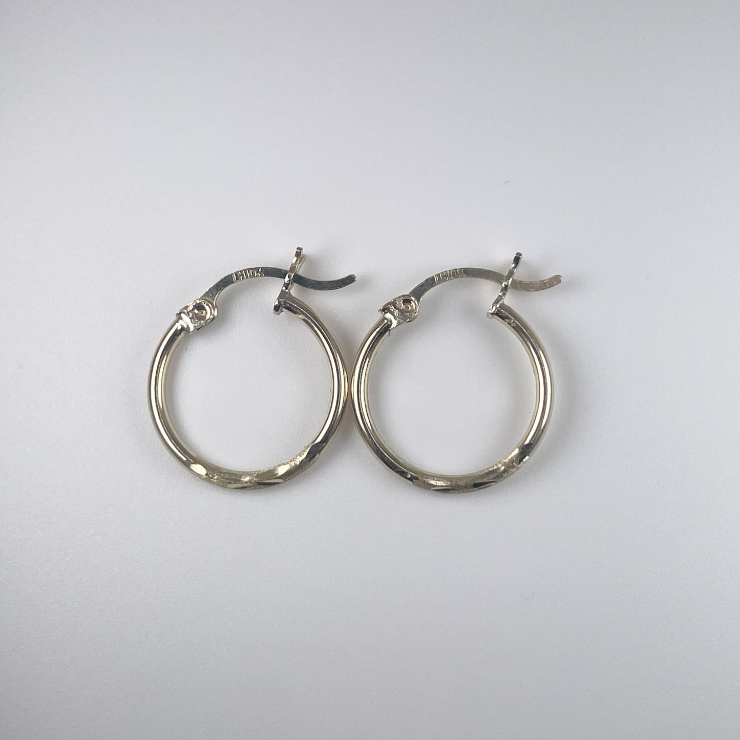 10K Gold 1.1gm Hoop Earrings with Design 1.5mm in Thickness