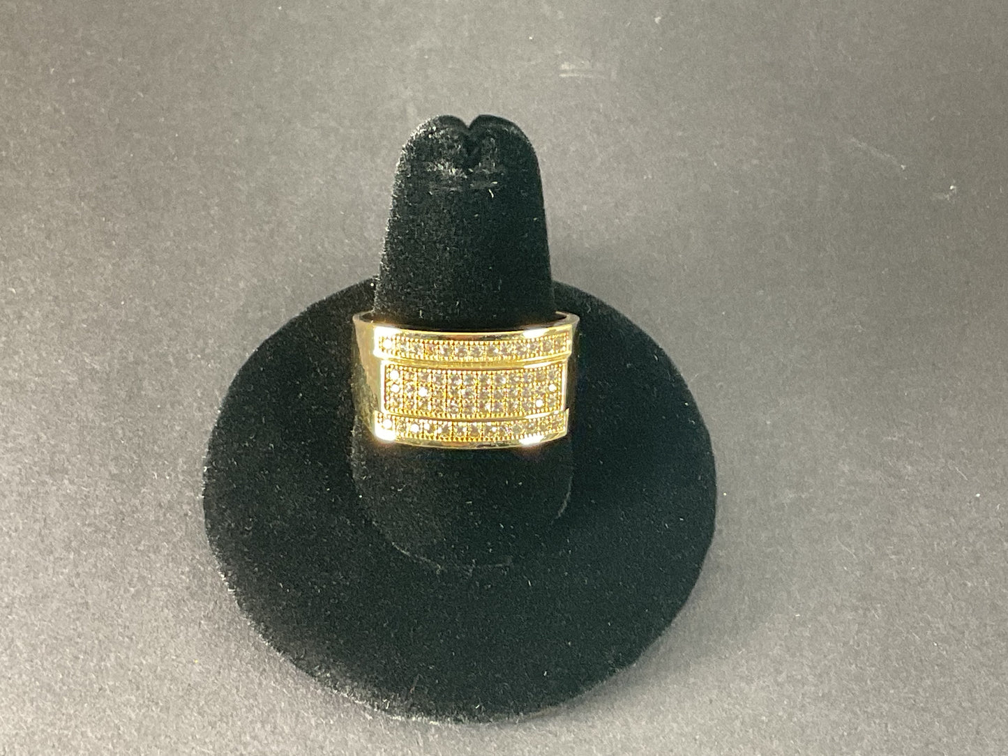 10 K Gold Men s Ring 5 gm, size 10 with Cubic Zirconia. $330.00