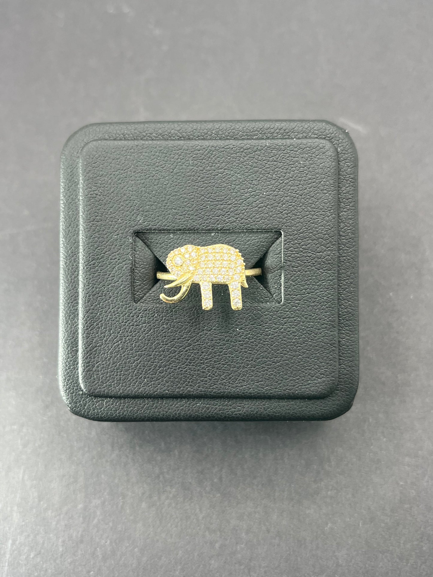 10K Gold Elephant Ring , 1.5 gm , Size7