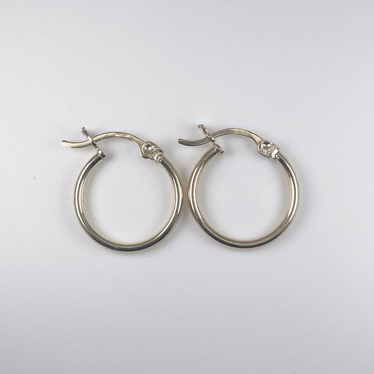 10K Gold 1.1gm Plain Hoop Earrings 1.5mm Thickness