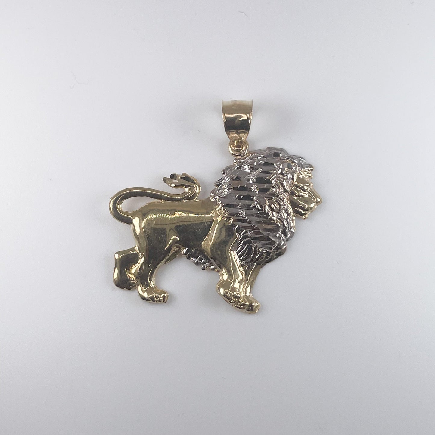 10K Gold 2.9gm D/Cut Lion 2 Tone Pendant