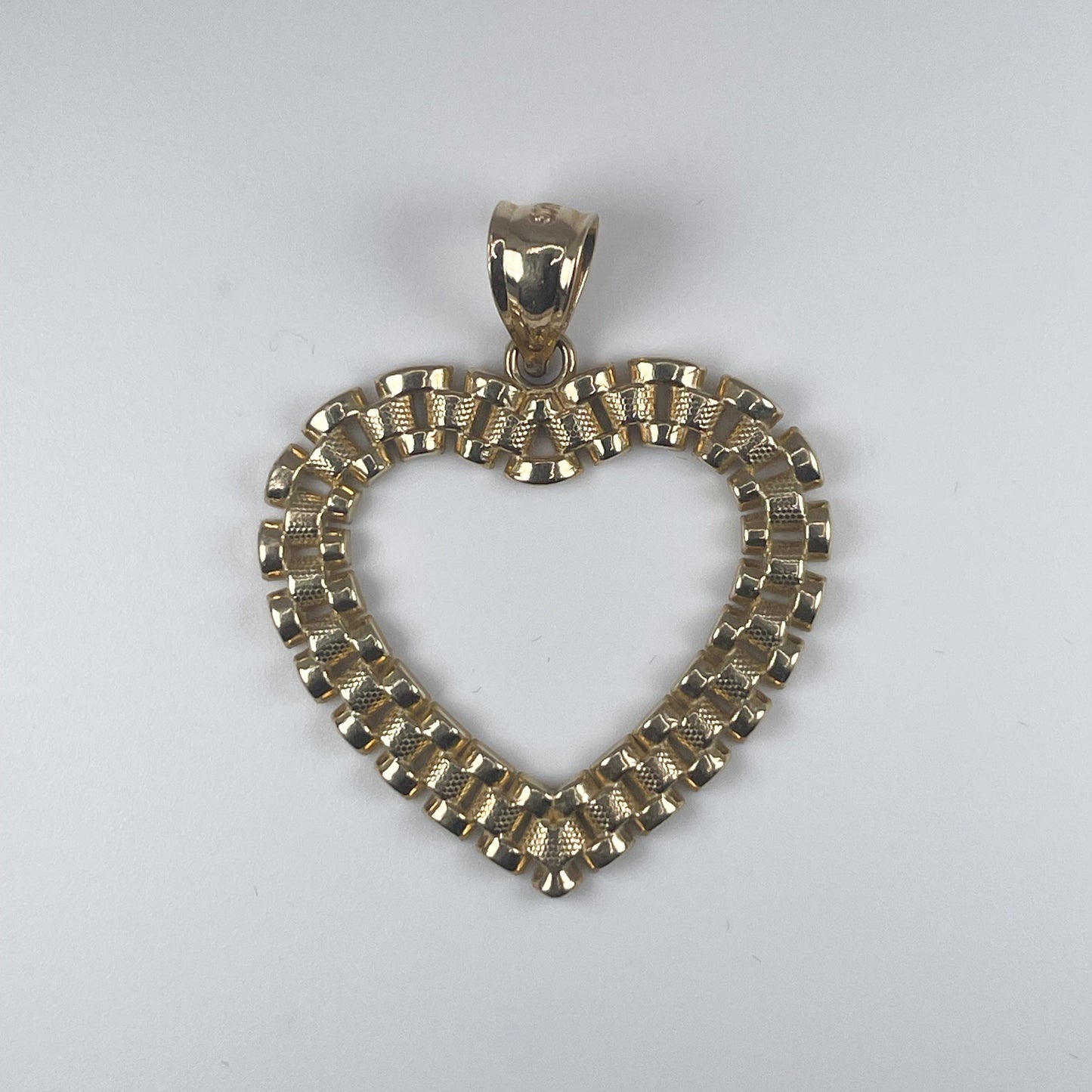 10K Gold 3.4gm Heart Pendant