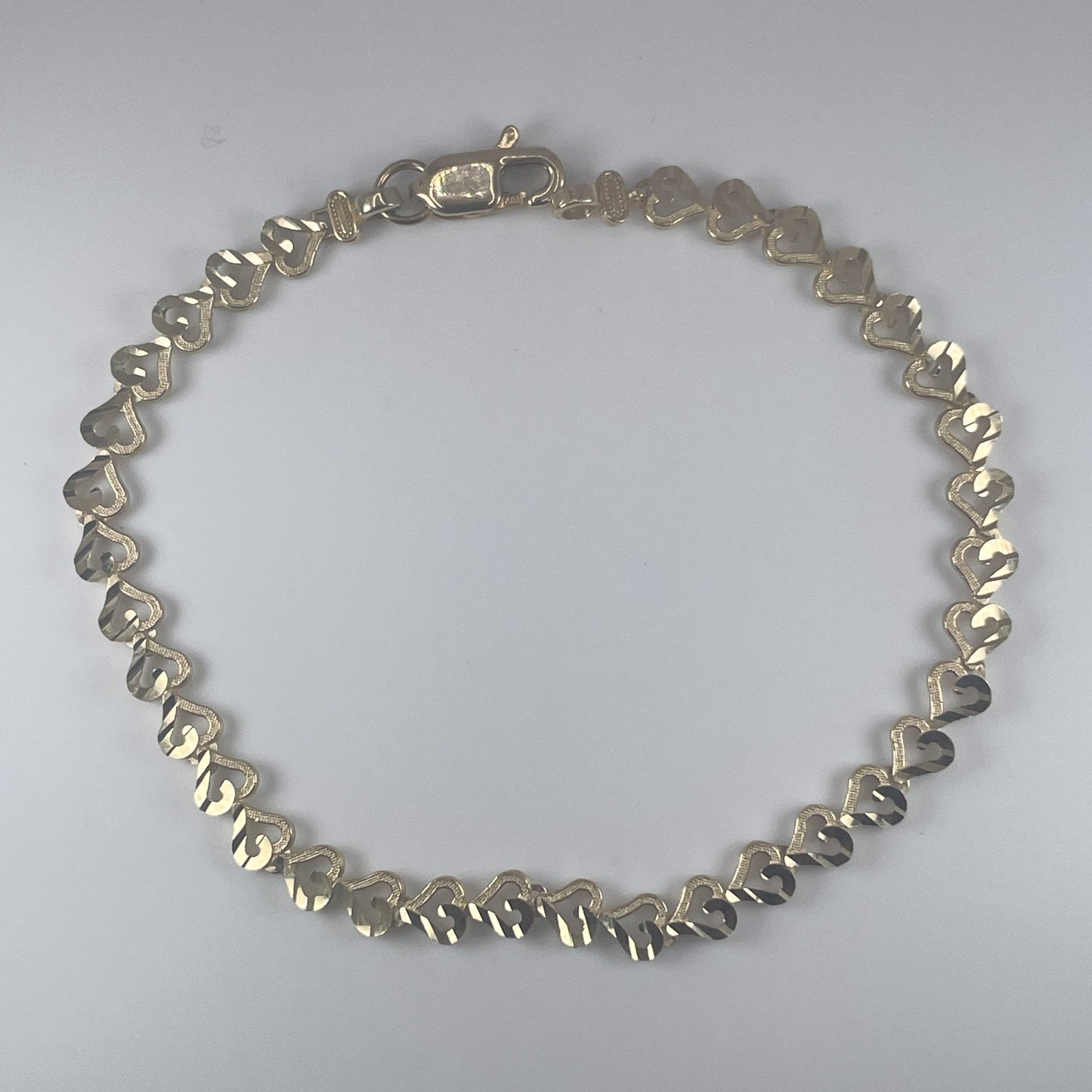 10K Gold 4.9 grams Heart Bracelet D/Cuts